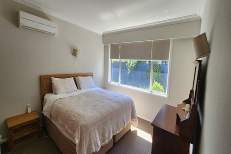 Photo of property in 66 Braid Road, St Andrews, Hamilton, 3200