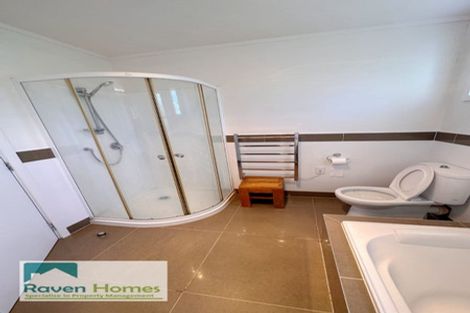 Photo of property in 92 Cascades Road, Pakuranga Heights, Auckland, 2010