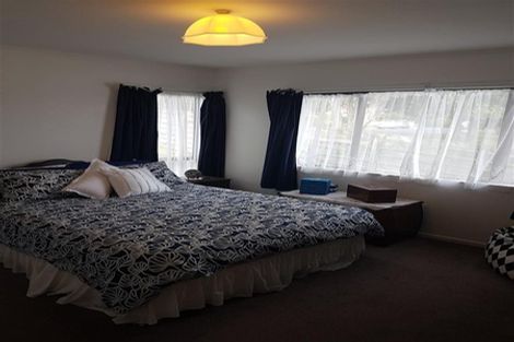 Photo of property in 1a Christina Avenue, Te Atatu South, Auckland, 0602