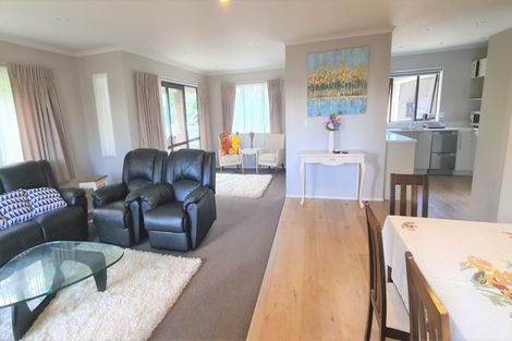 Photo of property in 97e Kinross Street, Blockhouse Bay, Auckland, 0600