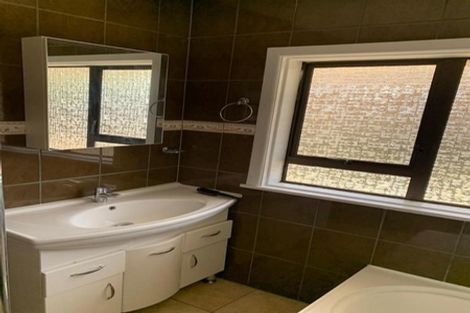 Photo of property in 3 Sunnyside Crescent, Papatoetoe, Auckland, 2025