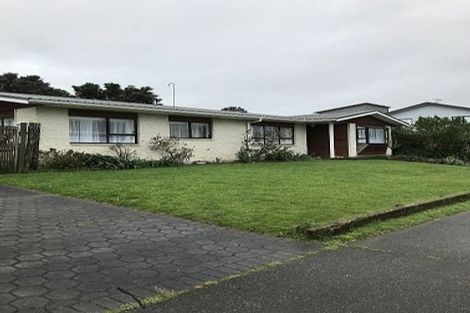 Photo of property in 75 Queens Road, Waikanae Beach, Waikanae, 5036