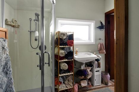 Photo of property in 10 Lear Street, Stratford, 4332