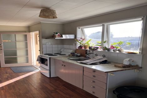 Photo of property in 5 Newland Grove, Henderson, Auckland, 0610