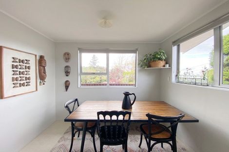 Photo of property in 10 Eastglen Road, Glen Eden, Auckland, 0602