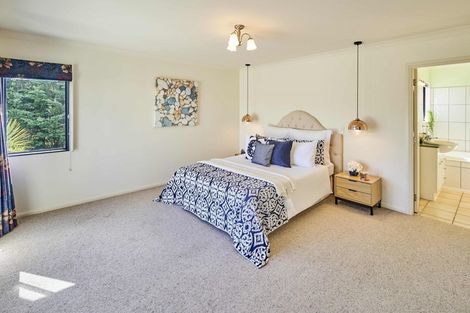 Photo of property in 25 Rangatira Road, Tawa, Wellington, 5028