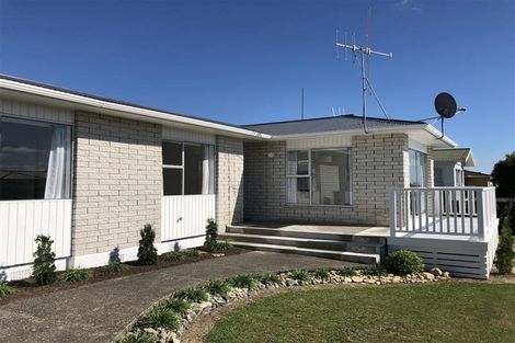 Photo of property in 12 Vogel Street, Shannon, 4821