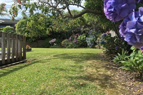 Photo of property in 9 Javelin Place, West Harbour, Auckland, 0618