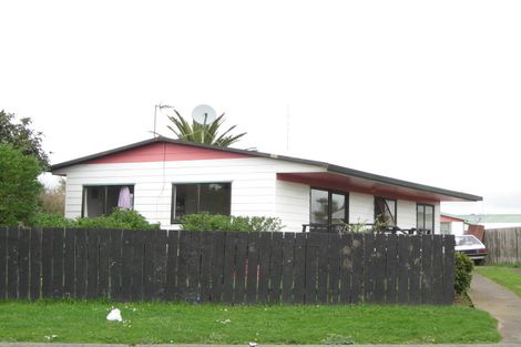 Photo of property in 13 Tauranga Place, Waitara, 4320