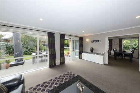 Photo of property in 11 Chateau Drive, Burnside, Christchurch, 8053
