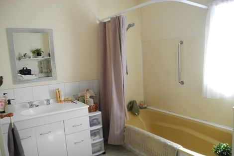 Photo of property in 8 Moorhouse Street, Waimate, 7924