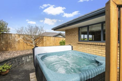 Photo of property in 4 Bayview Park Lane, Orewa, 0931