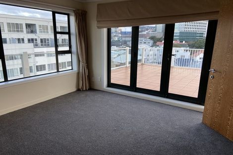 Photo of property in Endeavour Apartments, 6/125 Thorndon Quay, Pipitea, Wellington, 6011