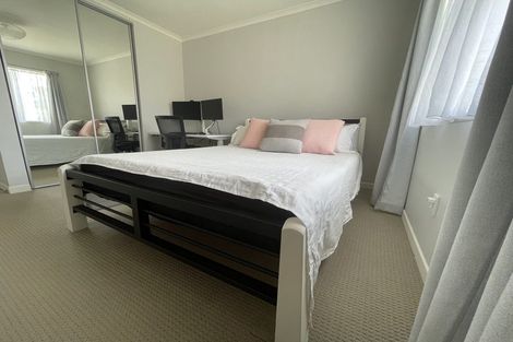 Photo of property in 2 Blenheim Street, Glenfield, Auckland, 0629