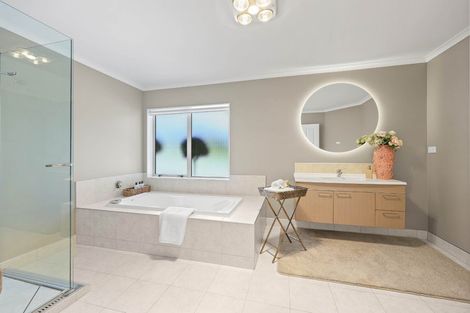 Photo of property in 289 Old North Road, Kumeu, 0892