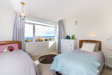 Photo of property in 20 Hinerau Grove, Waipahihi, Taupo, 3330