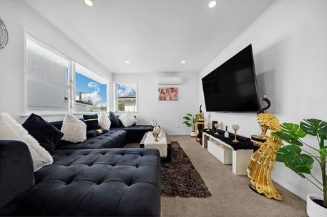 Photo of property in 25b Flat Bush Road, Otara, Auckland, 2023