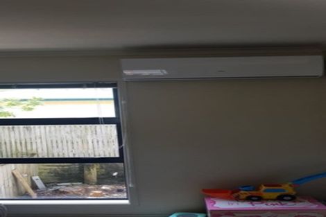 Photo of property in 3 Barnea Circle, Glen Eden, Auckland, 0602