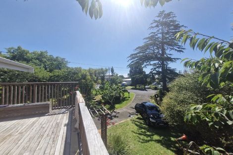 Photo of property in 4 Earl Road, Titirangi, Auckland, 0604