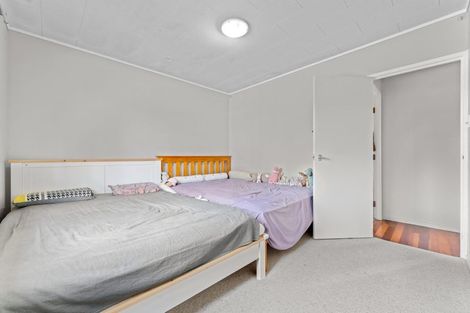 Photo of property in 24 Normanton Street, Glenfield, Auckland, 0629