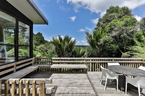 Photo of property in 37 York Road, Titirangi, Auckland, 0604