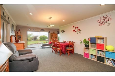 Photo of property in 33 Oteramika Road, Rockdale, Invercargill, 9812