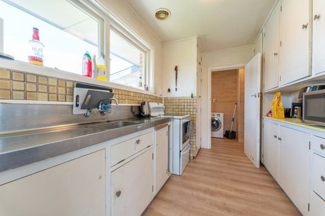 Photo of property in 2 North Street, Winchester, 7985