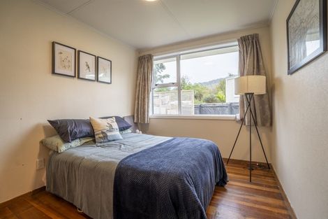 Photo of property in 32 Davidson Crescent, Tawa, Wellington, 5028