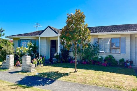 Photo of property in 1a Awanui Drive, Waikanae, 5036