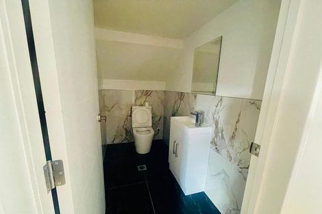 Photo of property in 10a Benton Place, Manurewa, Auckland, 2102