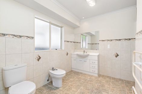 Photo of property in 6 The Ritz, Orewa, 0931