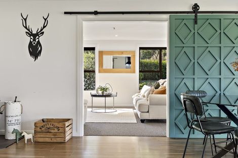 Photo of property in 44b Crosland Road, South Head, 0874