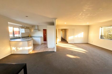 Photo of property in 8 Taha Road, Te Atatu South, Auckland, 0610