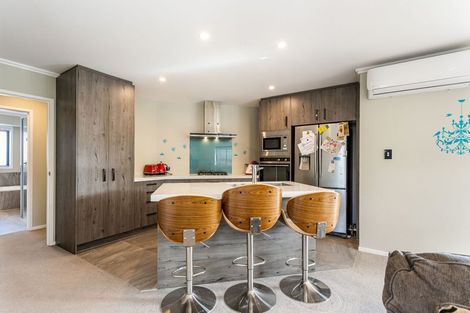 Photo of property in 1 Reserva Crescent, Kumeu, 0810