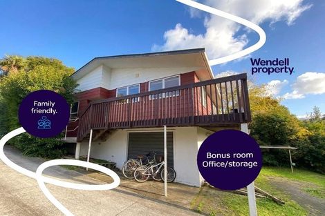 Photo of property in 10 Eastglen Road, Glen Eden, Auckland, 0602