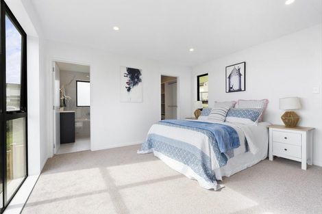 Photo of property in 16 Exmouth Road, Northcote, Auckland, 0627