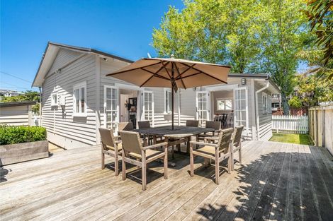 Photo of property in 1/2 Tennyson Street, Northcote Point, Auckland, 0627