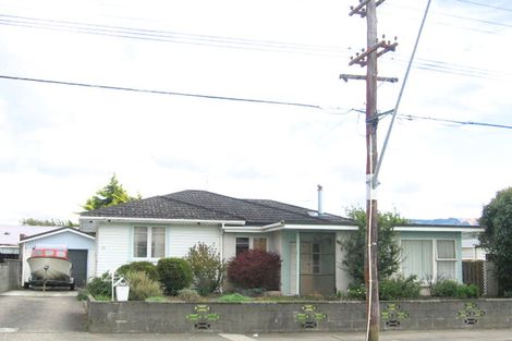 Photo of property in 21 Totara Park Road, Clouston Park, Upper Hutt, 5018