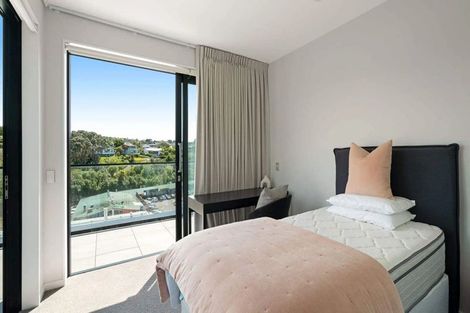 Photo of property in The Victor, 112/4 Bute Road, Browns Bay, Auckland, 0630