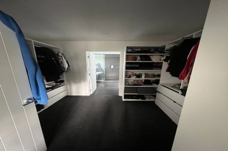 Photo of property in 35 Vogwill Road, Kumeu, 0810