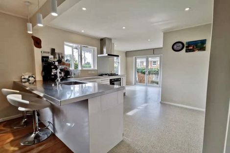 Photo of property in 1/9 Corrella Road, Belmont, Auckland, 0622