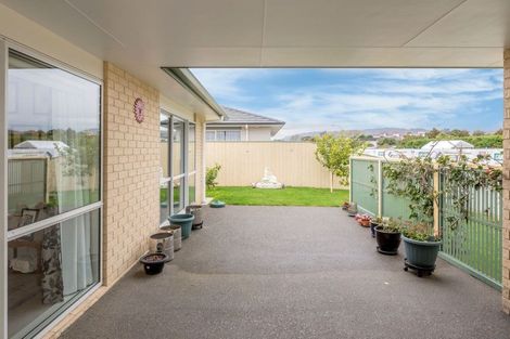 Photo of property in 2 Bridford Way, Paraparaumu, 5032