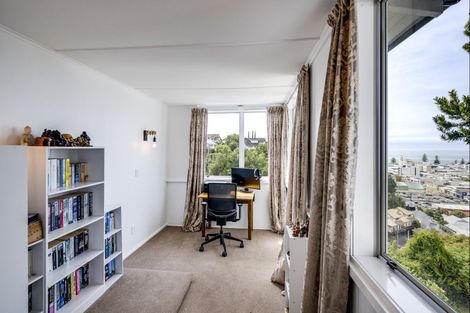 Photo of property in 11a Colenso Avenue, Hospital Hill, Napier, 4110