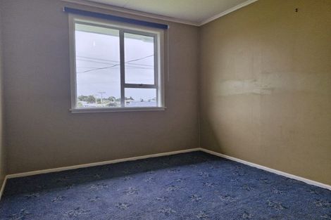 Photo of property in 27 Simons Street, Moturoa, New Plymouth, 4310