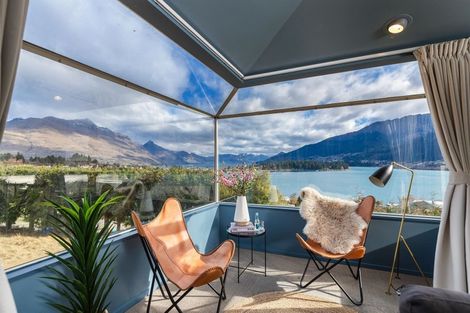 Photo of property in 23 Balmoral Drive, Kelvin Heights, Queenstown, 9300
