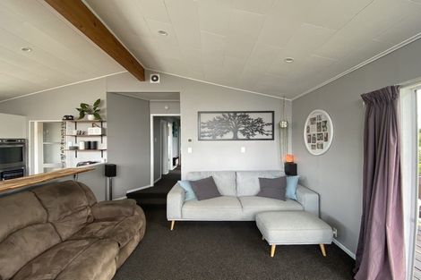 Photo of property in 7 Newbury Place, Waitara, 4320