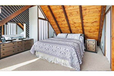 Photo of property in 11 Vipond Road, Stanmore Bay, Whangaparaoa, 0932