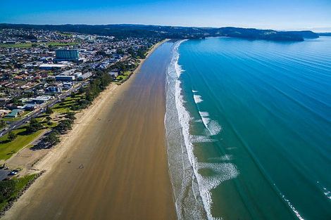 Photo of property in 27 Kotuitui Drive, Wainui, 0992