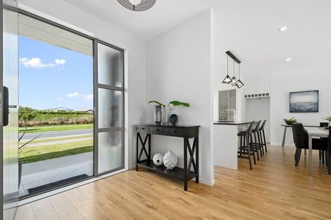 Photo of property in 20 Huarahi Pai Road, Huapai, Kumeu, 0810