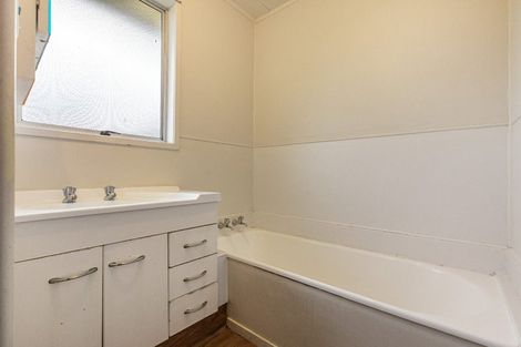 Photo of property in 58 Archmillen Avenue, Pakuranga Heights, Auckland, 2010